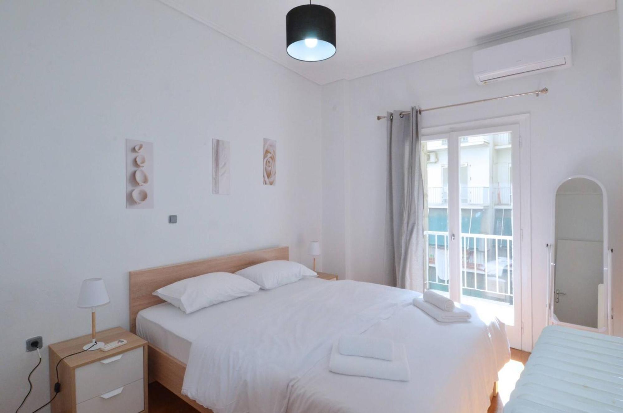 A cozy minimal apartment at Koukaki, Dimitrako... Athena Bagian luar foto